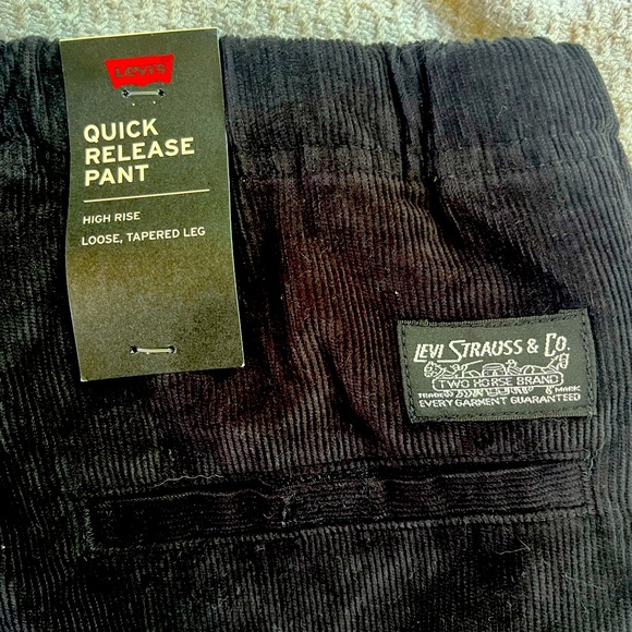 Levi’s Men’s corduroy pull on pants - Picture 4 of 5